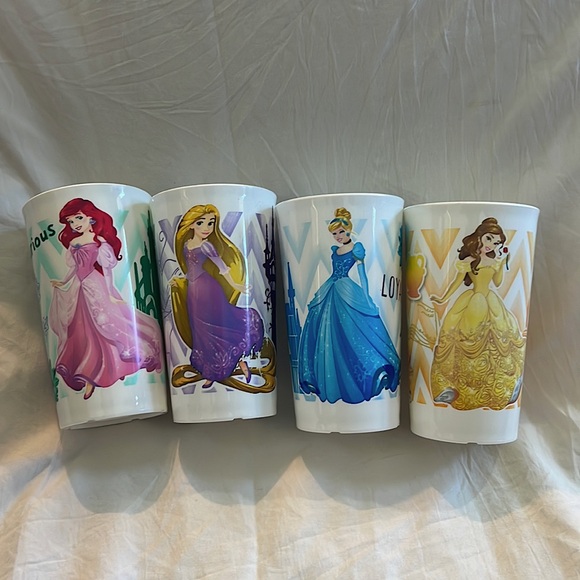 Disney Princess Tupperware cups set of 4 - Picture 1 of 3